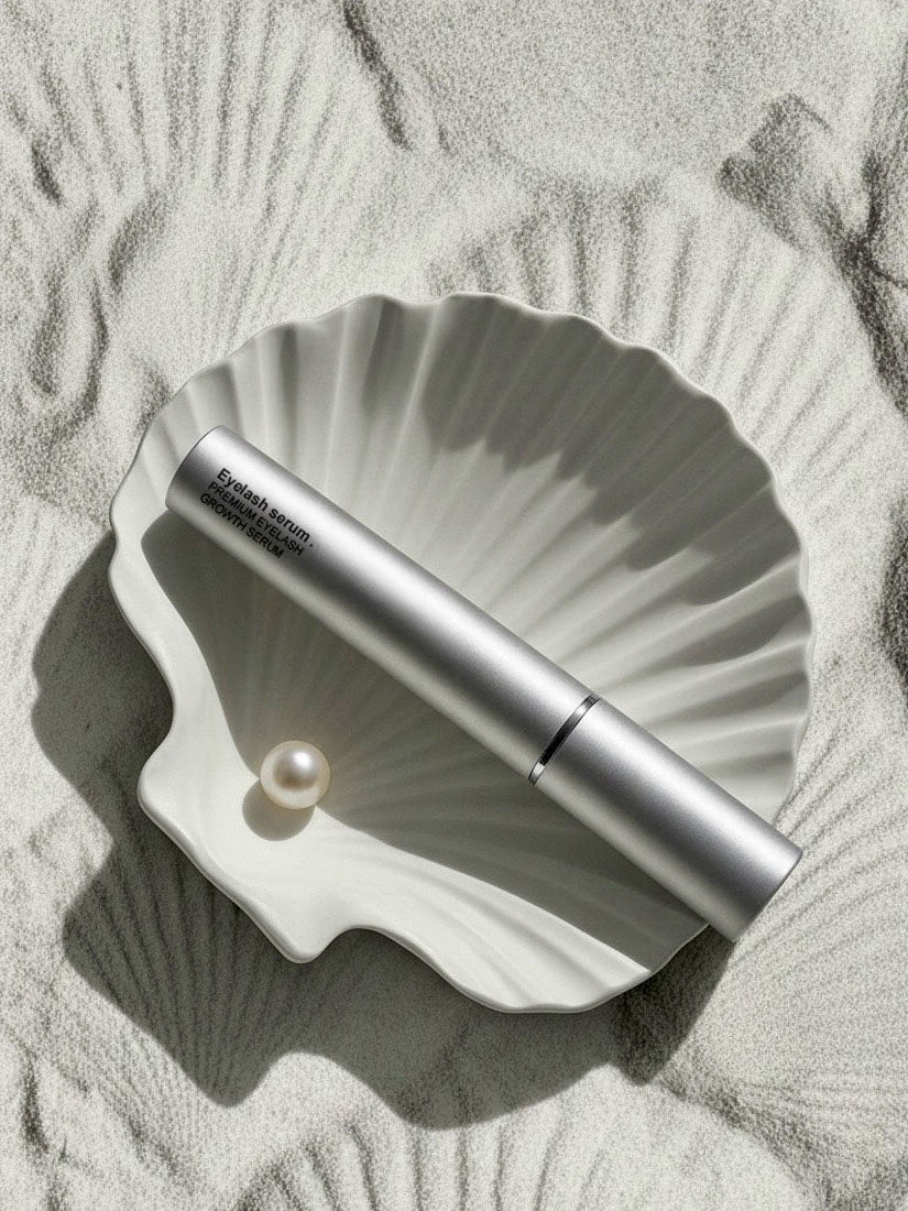 Premium quality eyelash growth serum packed with natural ingredients and botanical extracts. 