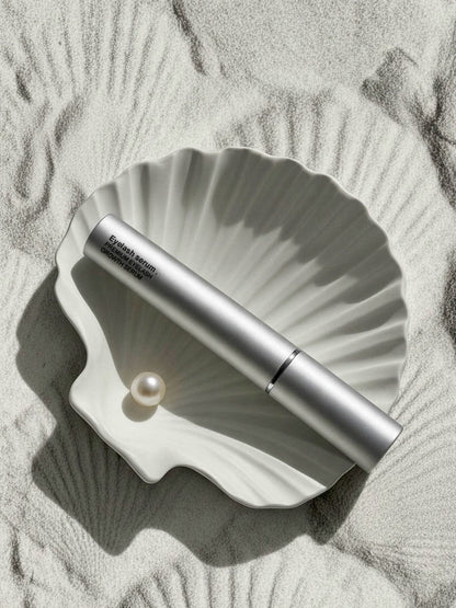 Premium quality eyelash growth serum packed with natural ingredients and botanical extracts. 