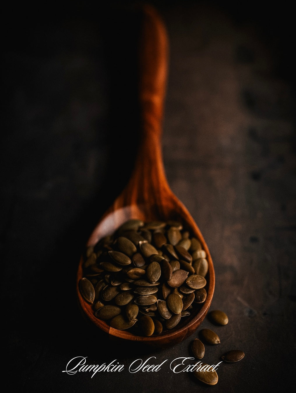 Pumpkin Seed Extract nourishes and strengthens in lash growth serum