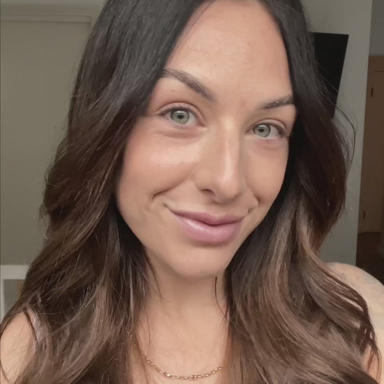 Lash serum that nourishes and lengthens. Natural ingredients. Vegan and cruelty free.  